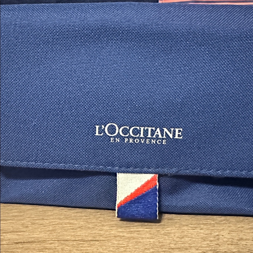 3 Philippine Airlines amenity kit bags - Picture 3 of 7